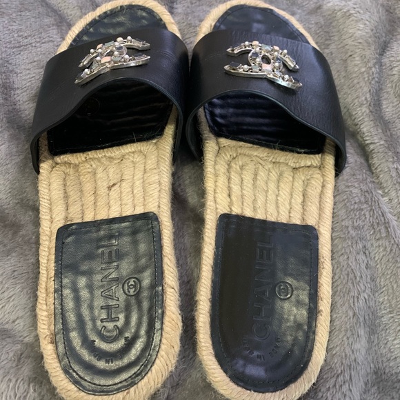 Chanel shoes - Picture 8 of 9